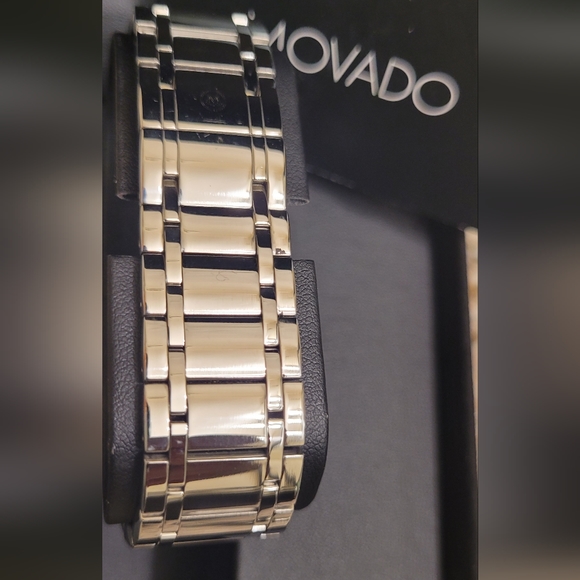 Movado Watch Mens Sliver Sapphire Crystal.. NEW! - Picture 6 of 14